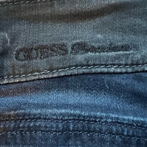 Guess premium denim skirt with zipper in back, size 27 - Picture 10 of 11